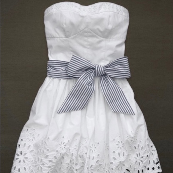 Hollister Strapless White Mini Dress - Picture 1 of 2